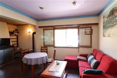 villa-for-sale-in-la-xara-dining-room