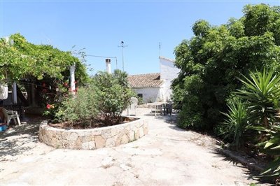 villa-for-sale-in-la-xara-facade