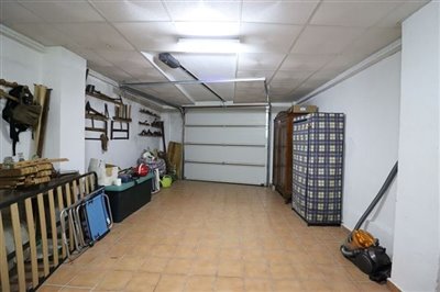villa-for-sale-in-la-xara-garage
