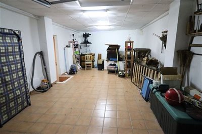 villa-for-sale-in-la-xara-garage-1