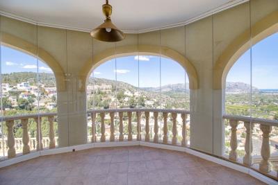 villa-for-sale-in-denia-view-from-living-room