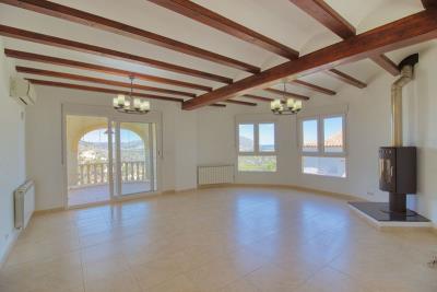 villa-for-sale-in-denia-lounge