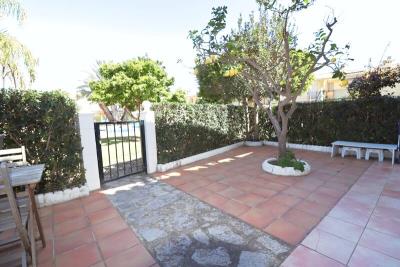 gardens-of-townhouse-for-sale-in-denia