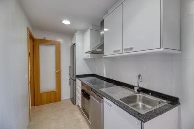 kitchen-in-apartment-for-sale-in-denia