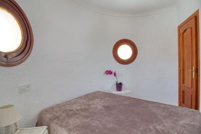 villa-for-sale-in-denia-upstair-bedroom