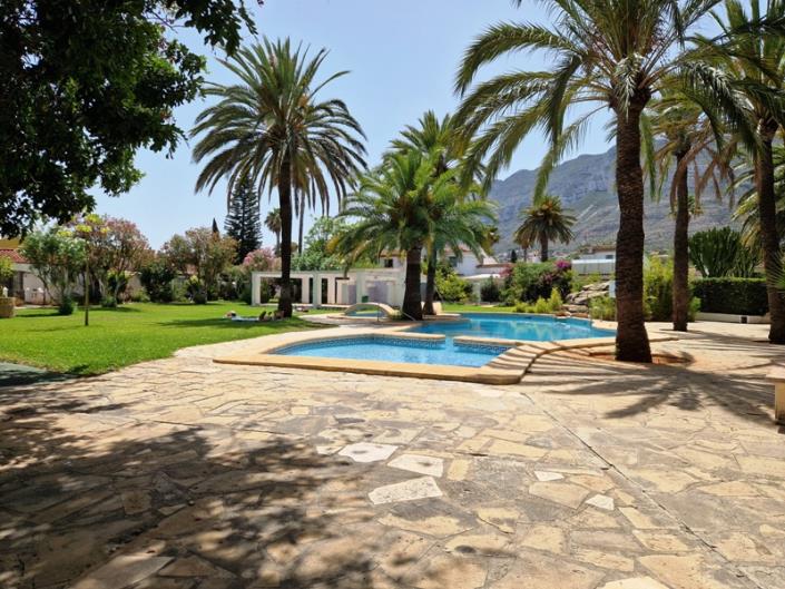 Image No.2-2 Bed Bungalow for sale