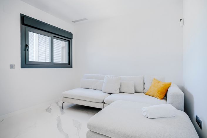 Image No.26-3 Bed Apartment for sale