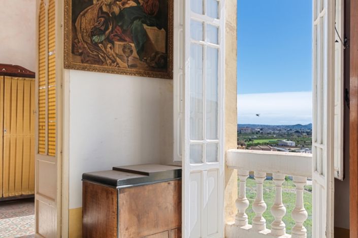Image No.30-7 Bed Property for sale