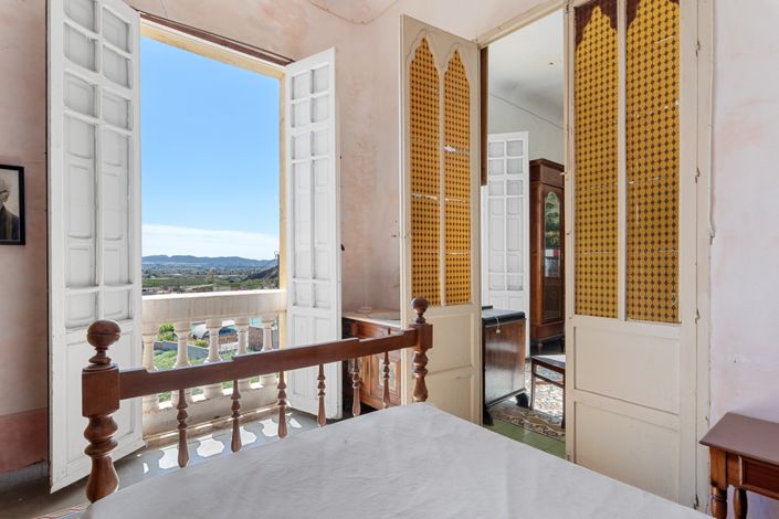 Image No.34-7 Bed Property for sale
