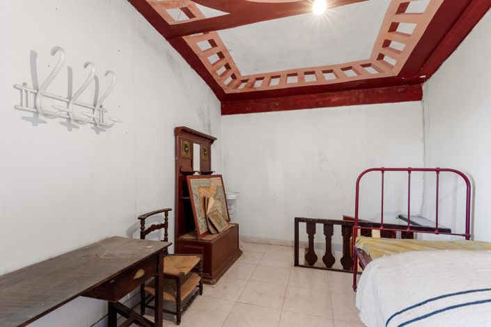 Image No.43-7 Bed Property for sale