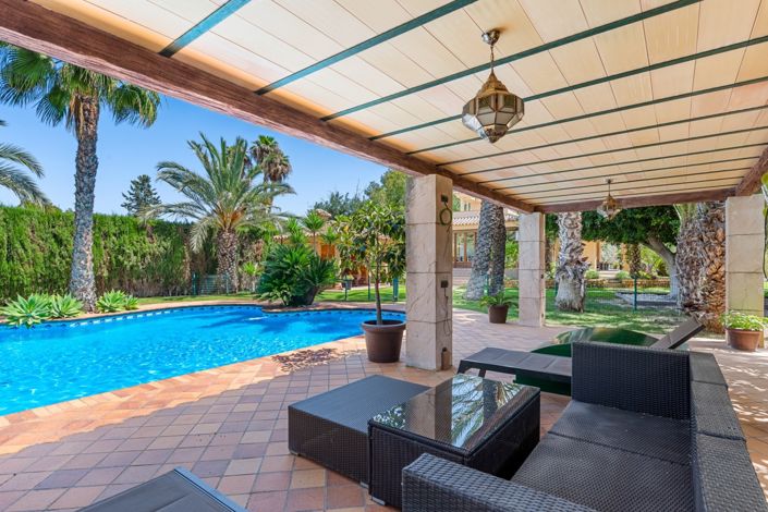 Image No.49-5 Bed Villa for sale