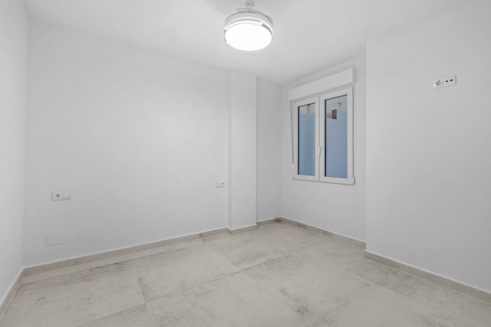 Image No.19-3 Bed Apartment for sale