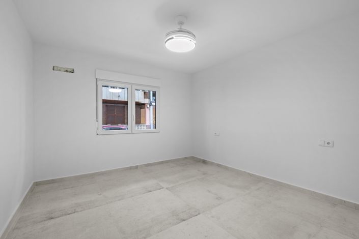 Image No.23-3 Bed Apartment for sale