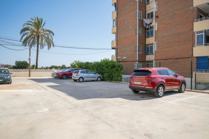 Image No.35-2 Bed Flat for sale