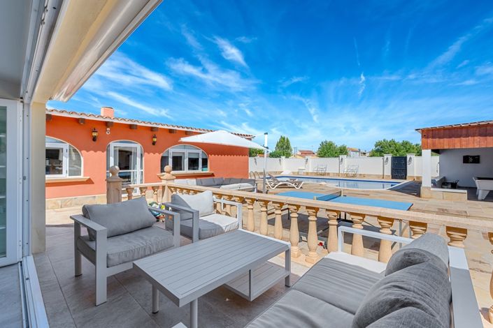 Image No.34-6 Bed Property for sale