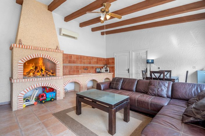 Image No.36-6 Bed Property for sale