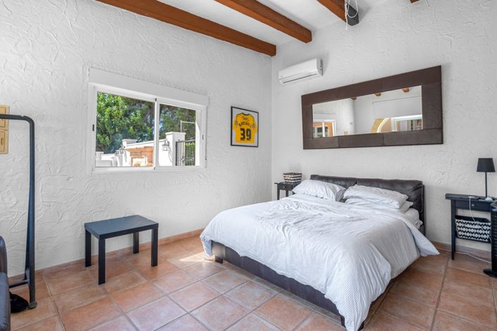 Image No.39-6 Bed Property for sale