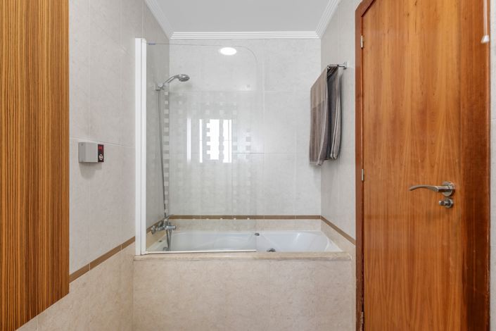 Image No.17-4 Bed Villa for sale