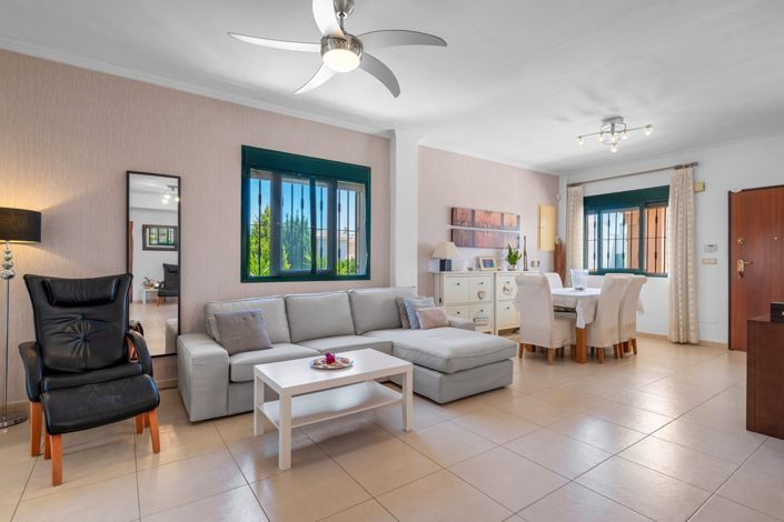 Image No.2-4 Bed Villa for sale