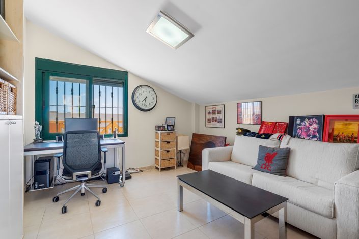 Image No.25-4 Bed Villa for sale