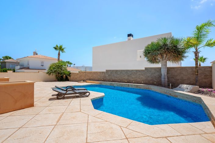 Image No.29-4 Bed Villa for sale