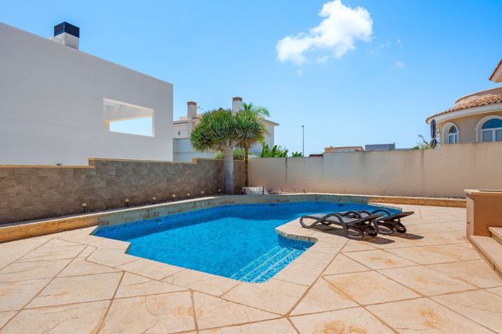 Image No.30-4 Bed Villa for sale