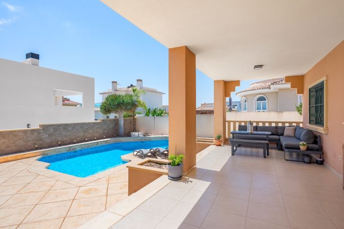 Image No.32-4 Bed Villa for sale