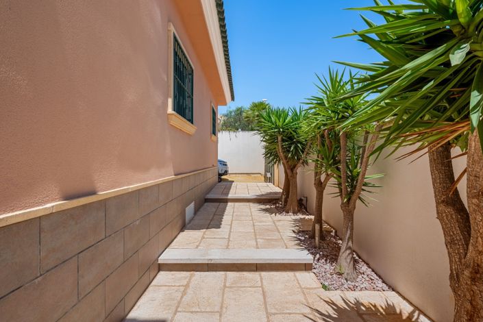 Image No.38-4 Bed Villa for sale
