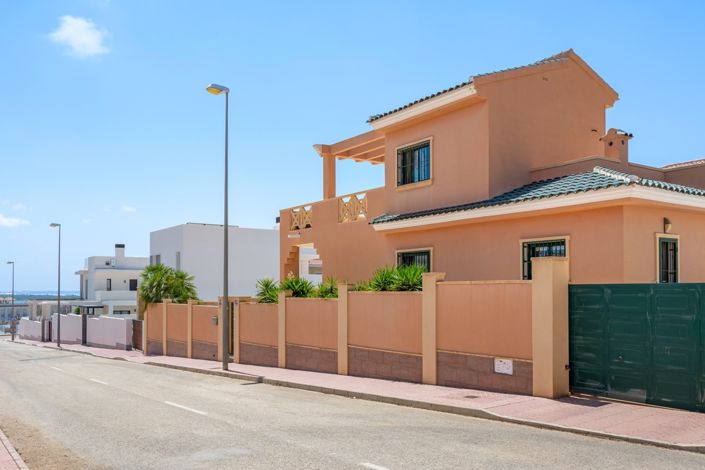 Image No.40-4 Bed Villa for sale