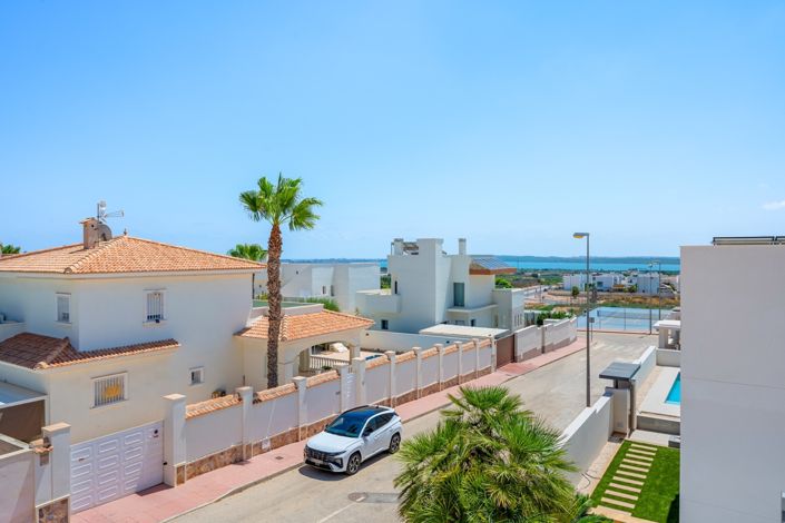 Image No.42-4 Bed Villa for sale