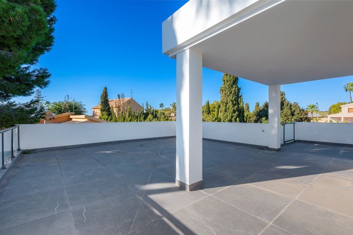 Image No.12-4 Bed Villa for sale