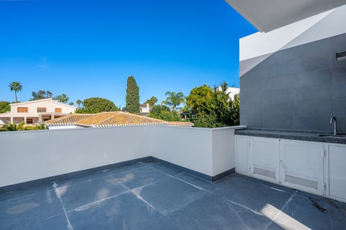 Image No.15-4 Bed Villa for sale