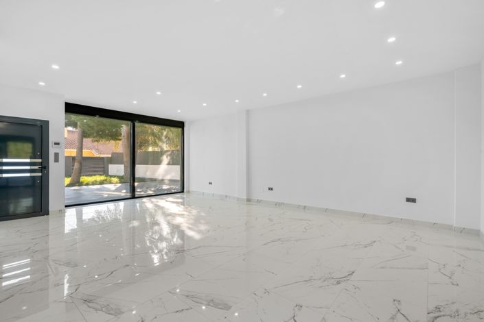 Image No.26-4 Bed Villa for sale