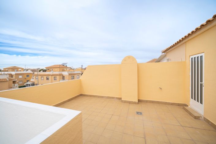 Image No.25-3 Bed Quad for sale
