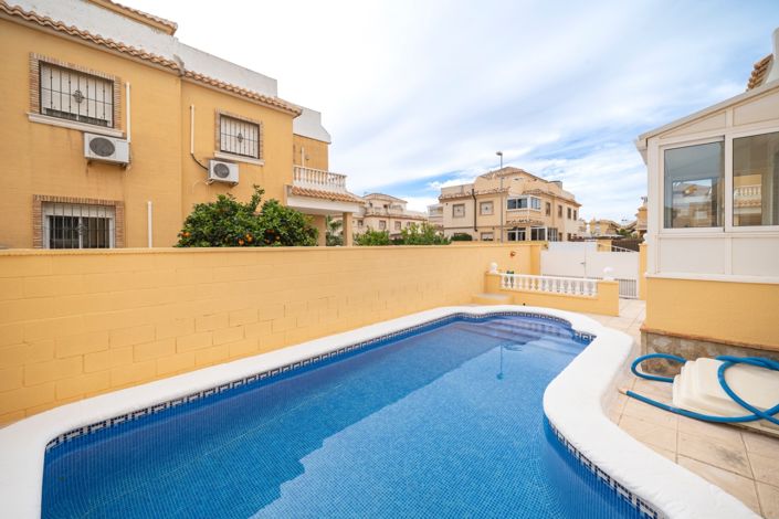 Image No.32-3 Bed Quad for sale