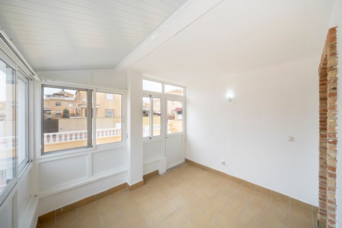 Image No.5-3 Bed Quad for sale