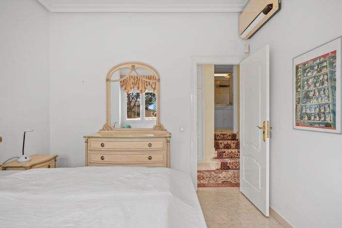 Image No.25-4 Bed Villa for sale