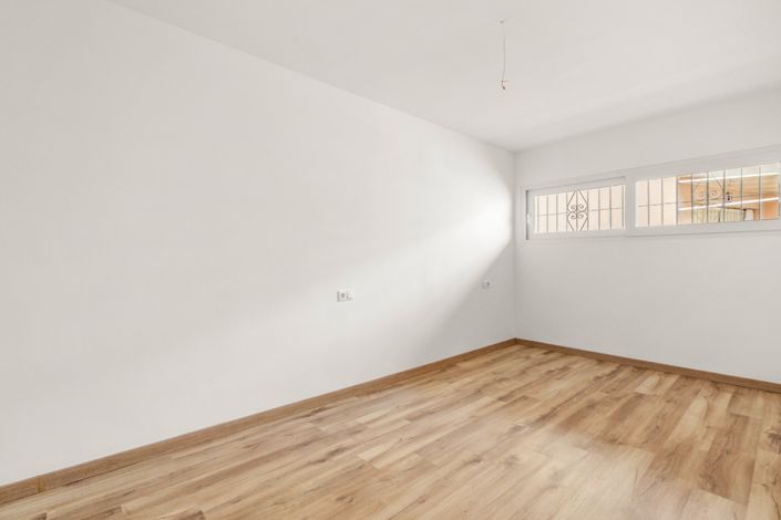 Image No.17-3 Bed Apartment for sale