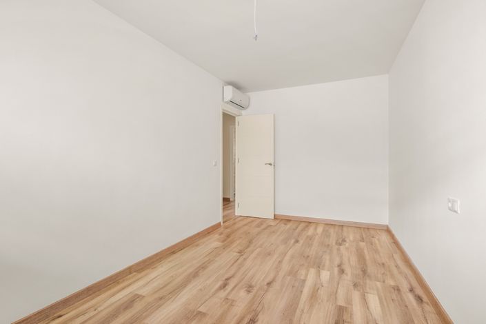 Image No.18-3 Bed Apartment for sale