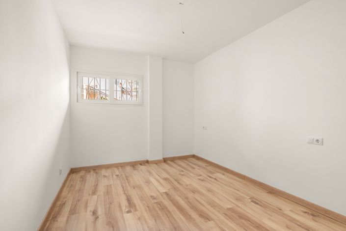Image No.19-3 Bed Apartment for sale