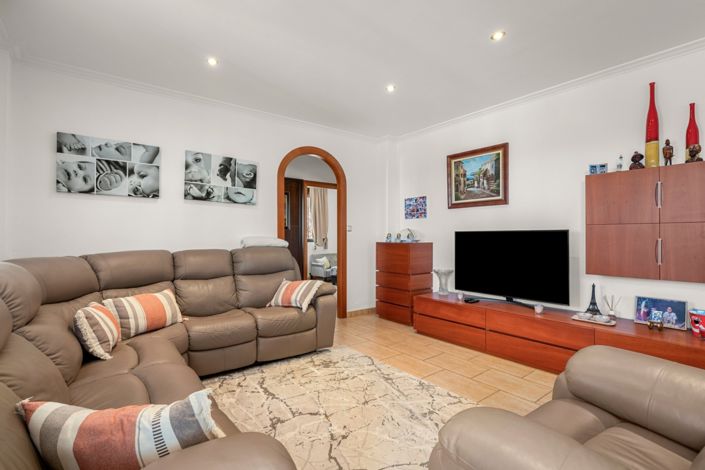 Image No.6-5 Bed Property for sale