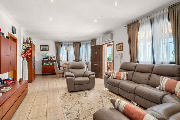 Image No.7-5 Bed Property for sale