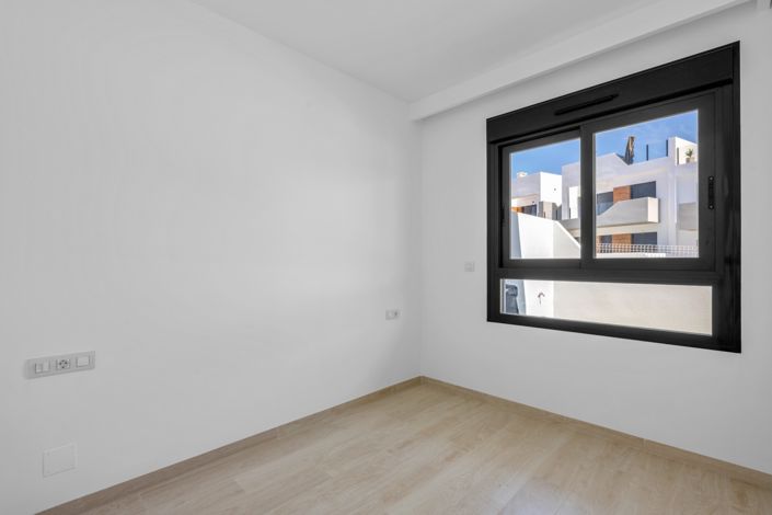 Image No.12-2 Bed Apartment for sale