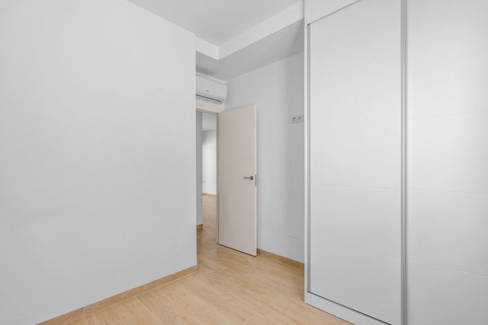 Image No.13-2 Bed Apartment for sale