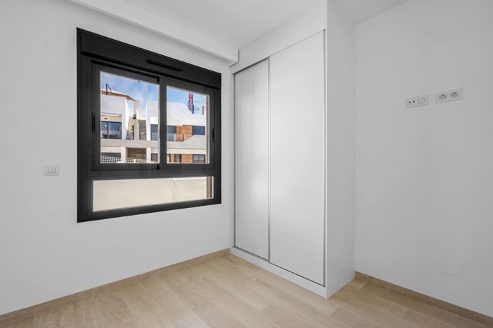 Image No.14-2 Bed Apartment for sale