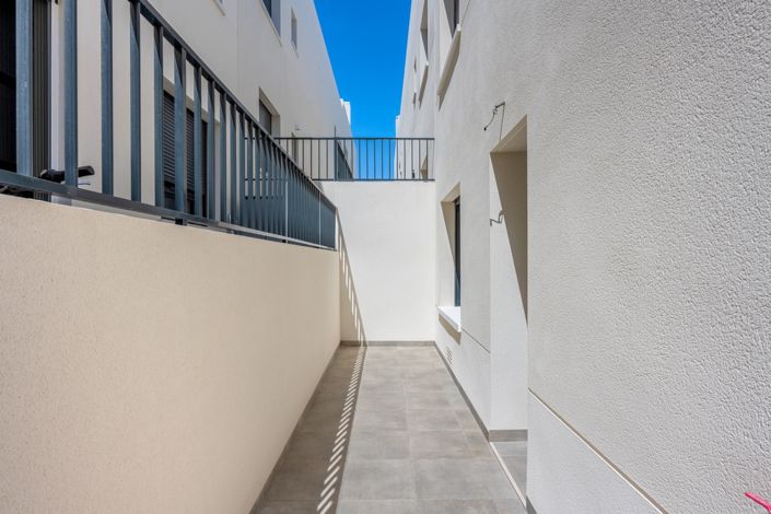 Image No.20-2 Bed Apartment for sale