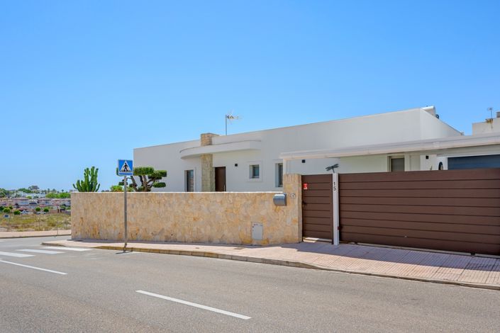 Image No.46-3 Bed Villa for sale