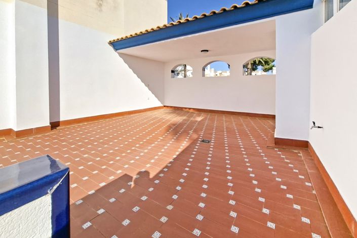 Image No.11-2 Bed Townhouse for sale
