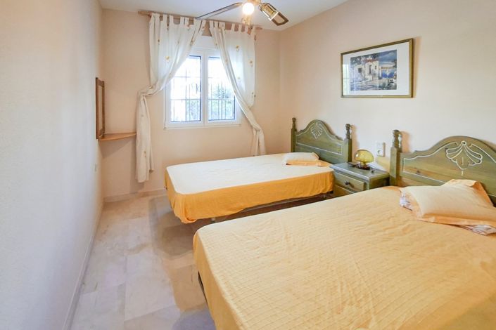 Image No.8-2 Bed Townhouse for sale