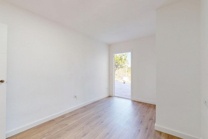 Image No.17-2 Bed Bungalow for sale